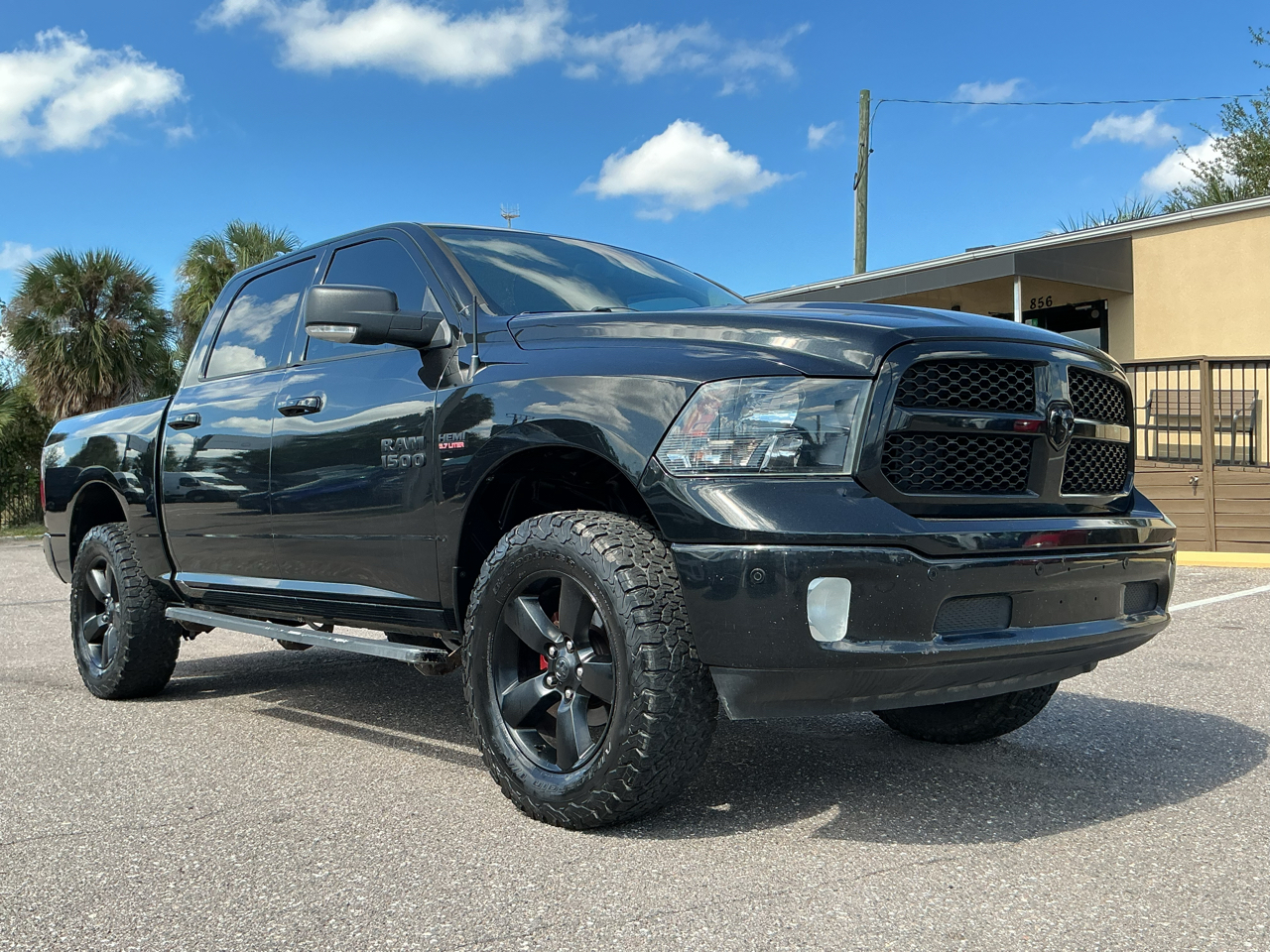 RAM 1500 SLT Crew Cab SWB 4WD 2018