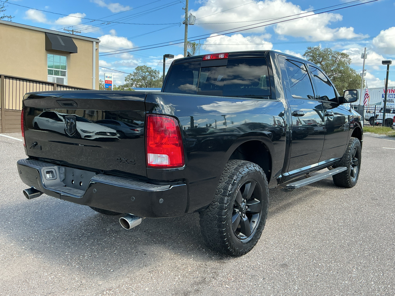 RAM 1500 SLT Crew Cab SWB 4WD 2018