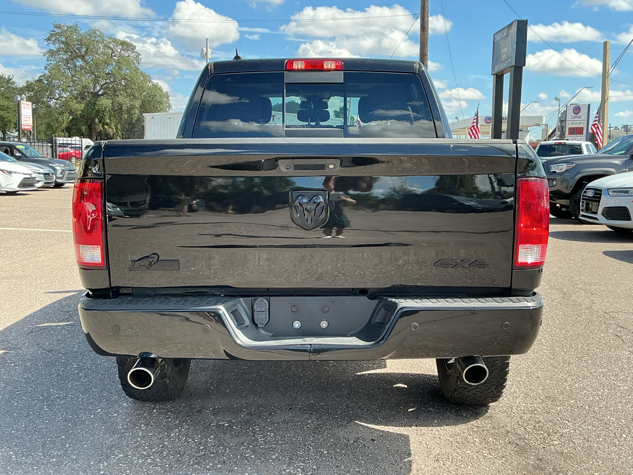 RAM 1500 SLT Crew Cab SWB 4WD 2018