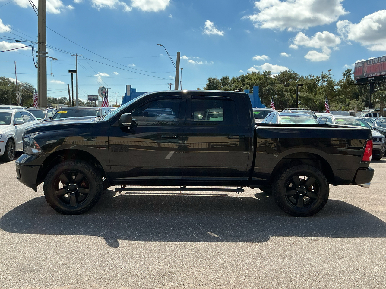 RAM 1500 SLT Crew Cab SWB 4WD 2018