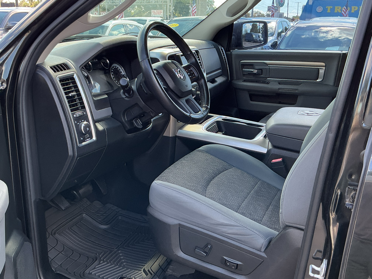 RAM 1500 SLT Crew Cab SWB 4WD 2018