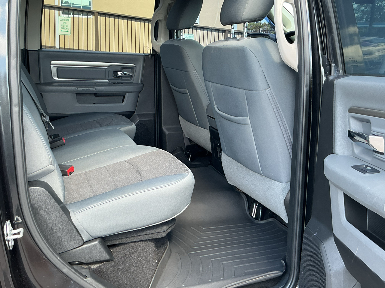 RAM 1500 SLT Crew Cab SWB 4WD 2018