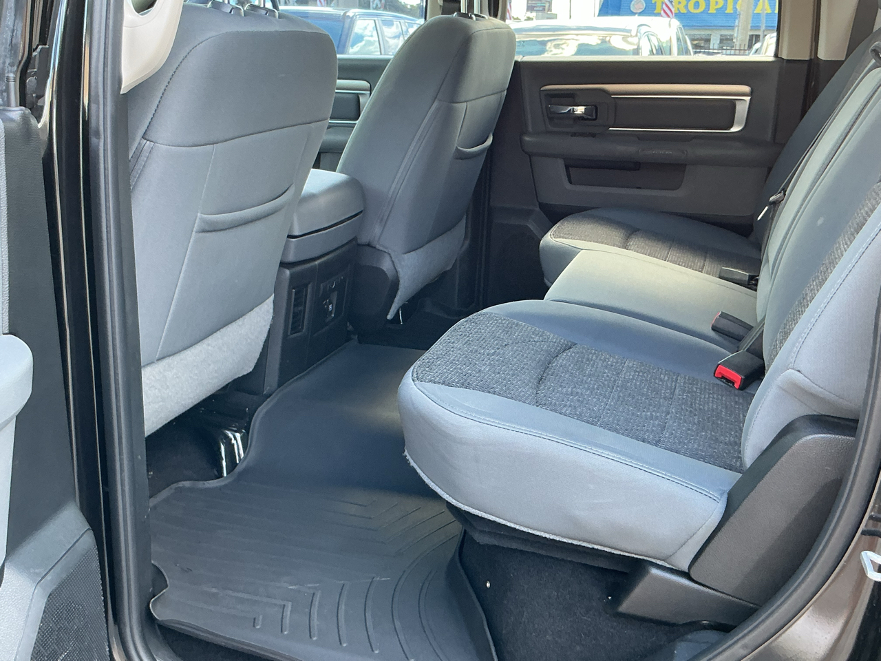 RAM 1500 SLT Crew Cab SWB 4WD 2018