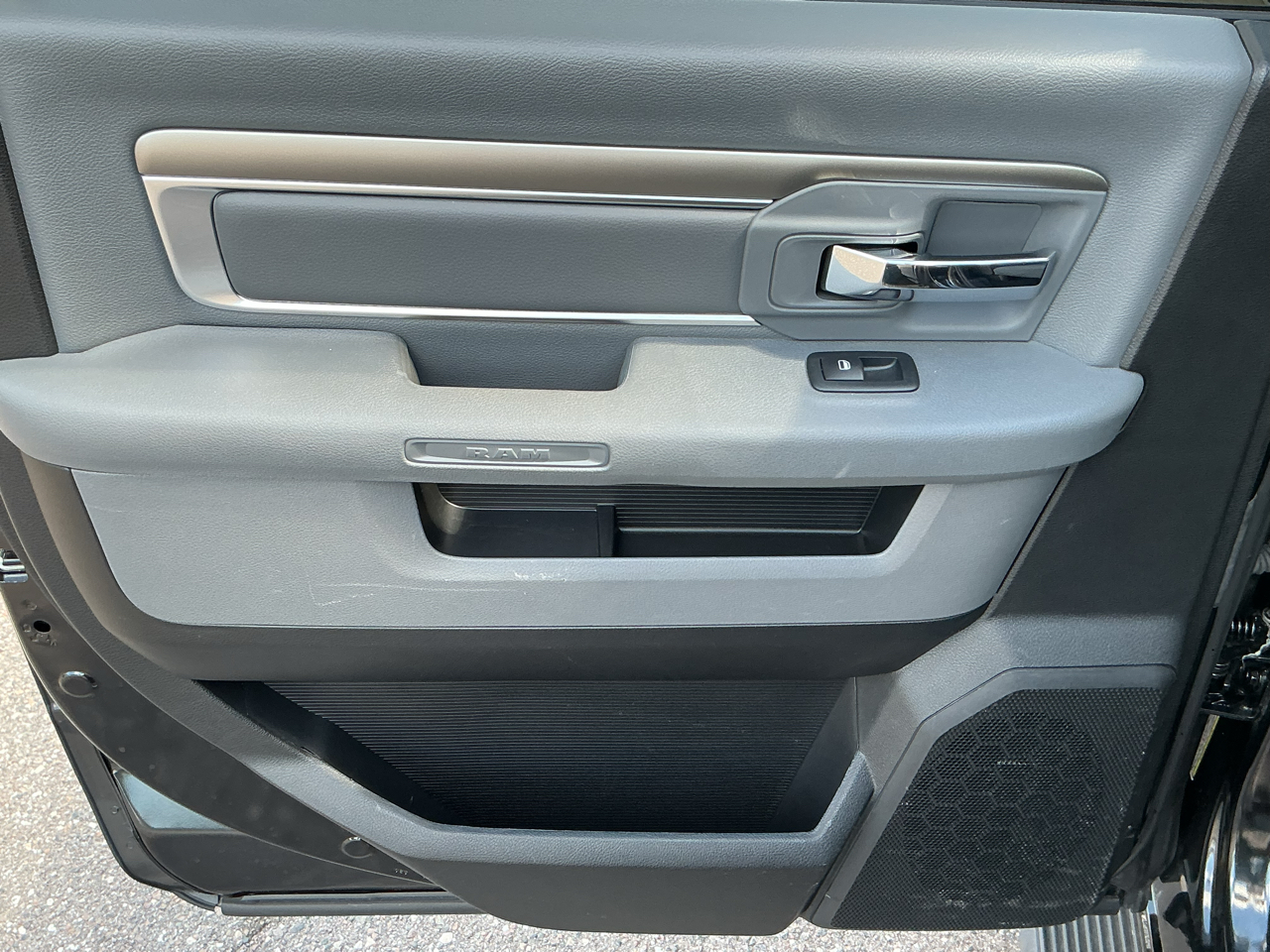 RAM 1500 SLT Crew Cab SWB 4WD 2018
