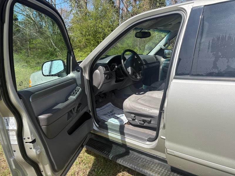 Ford Explorer  2004