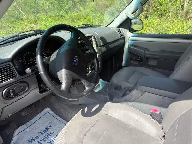 Ford Explorer  2004