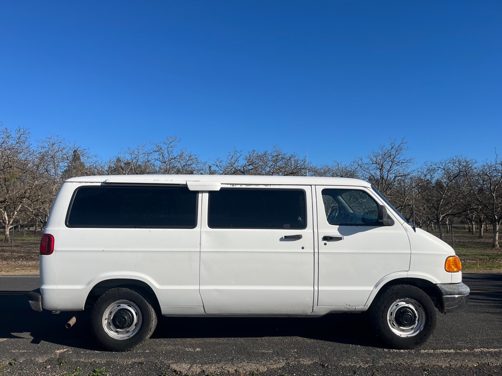 Dodge Ram Wagon  1999