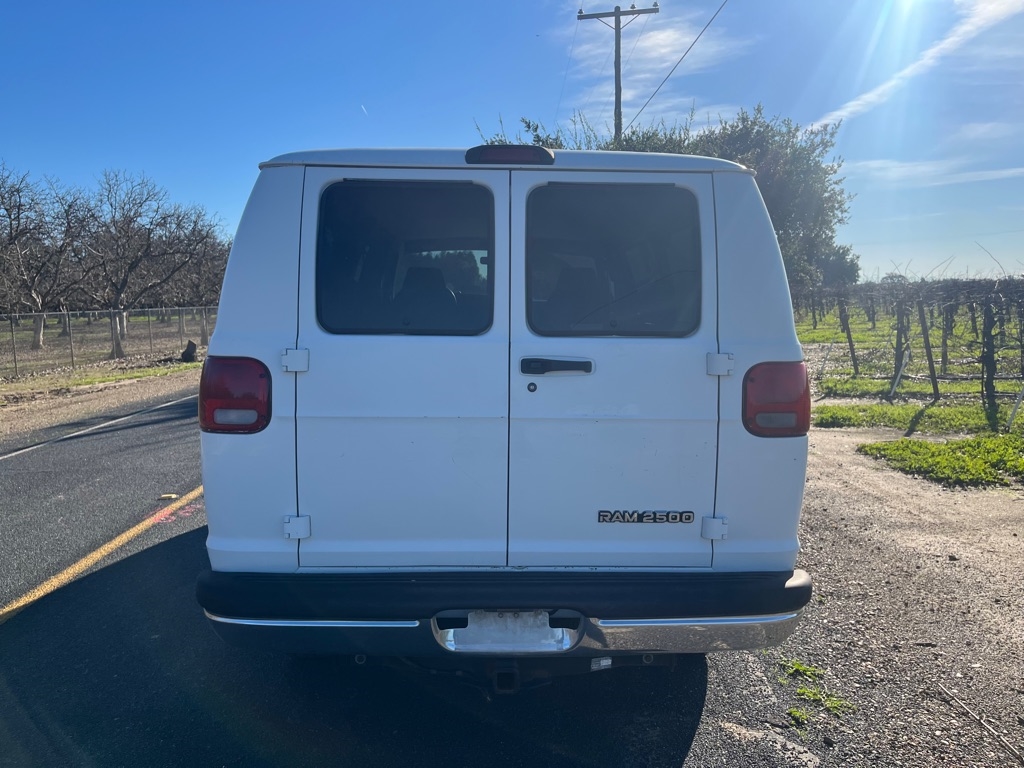 Dodge Ram Wagon  1999