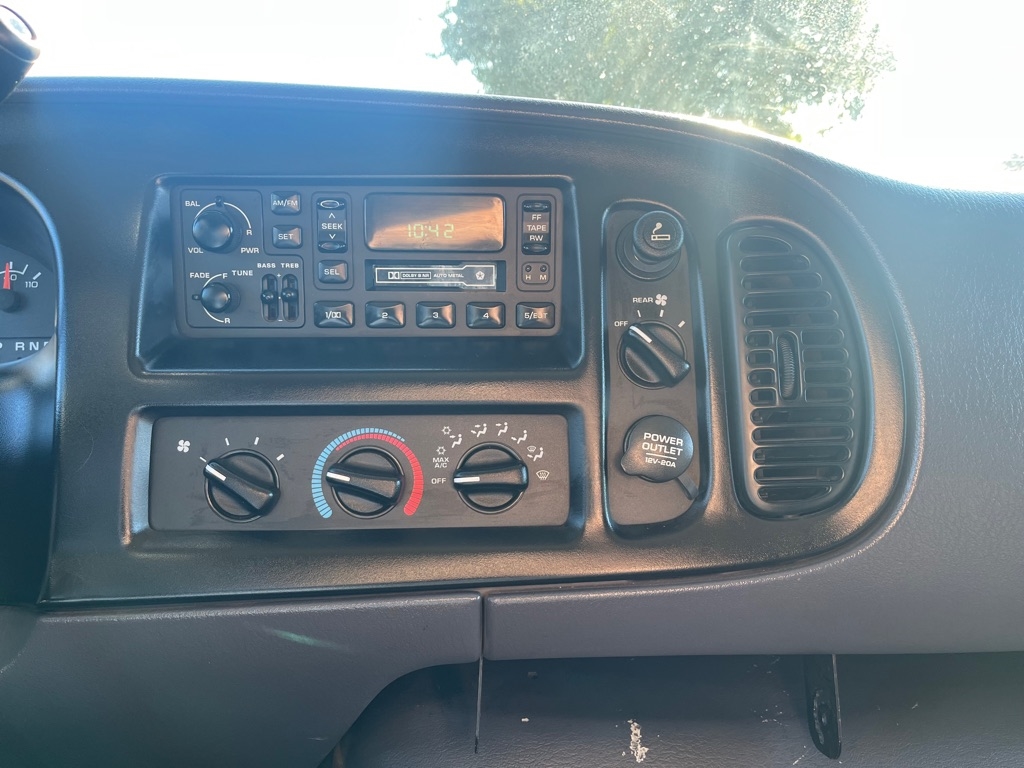 Dodge Ram Wagon  1999