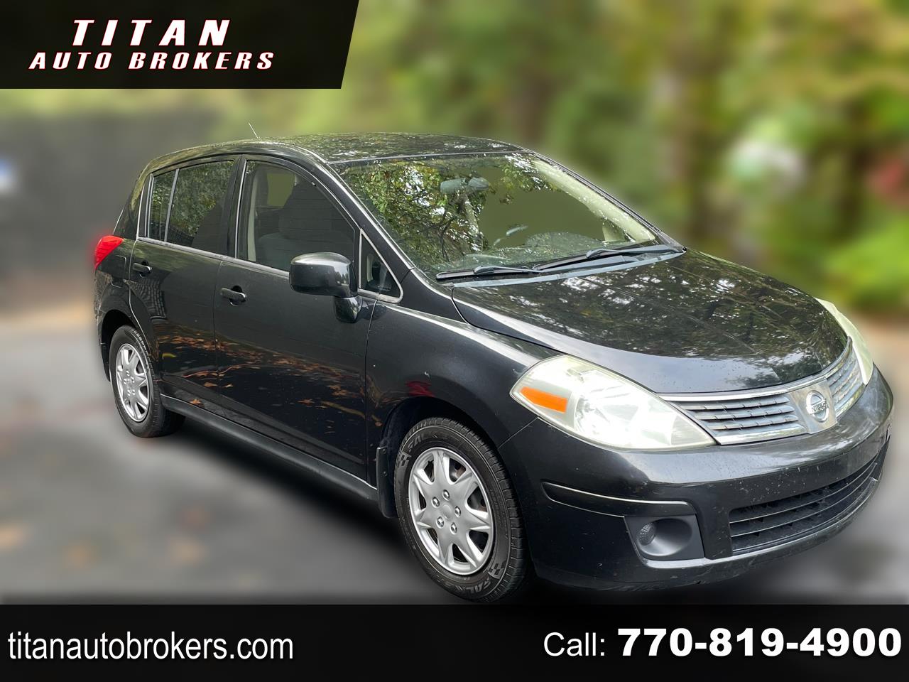 2009 Nissan Versa S's photo
