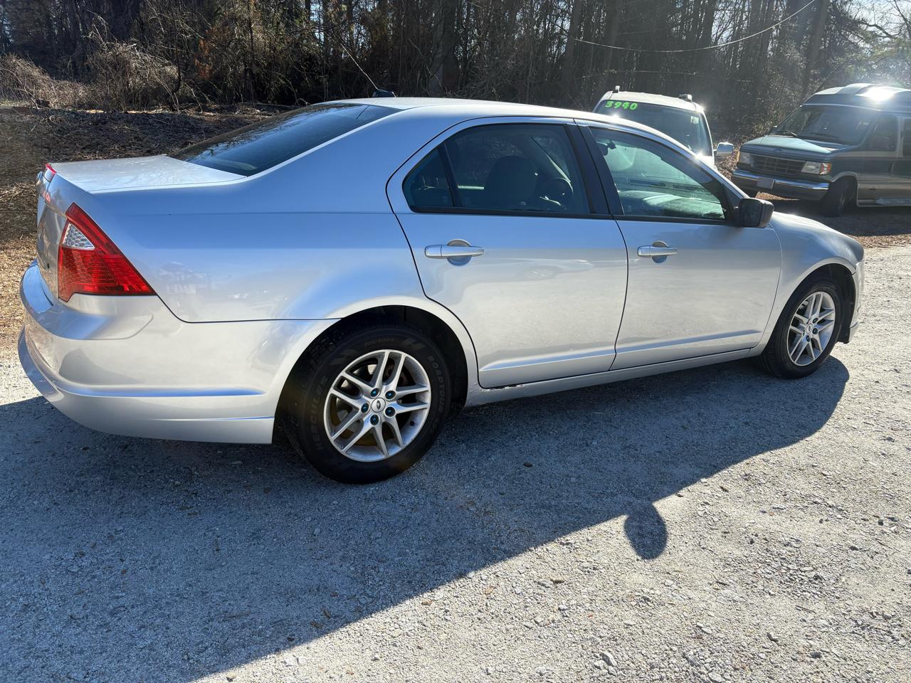 Ford Fusion I4 S 2011