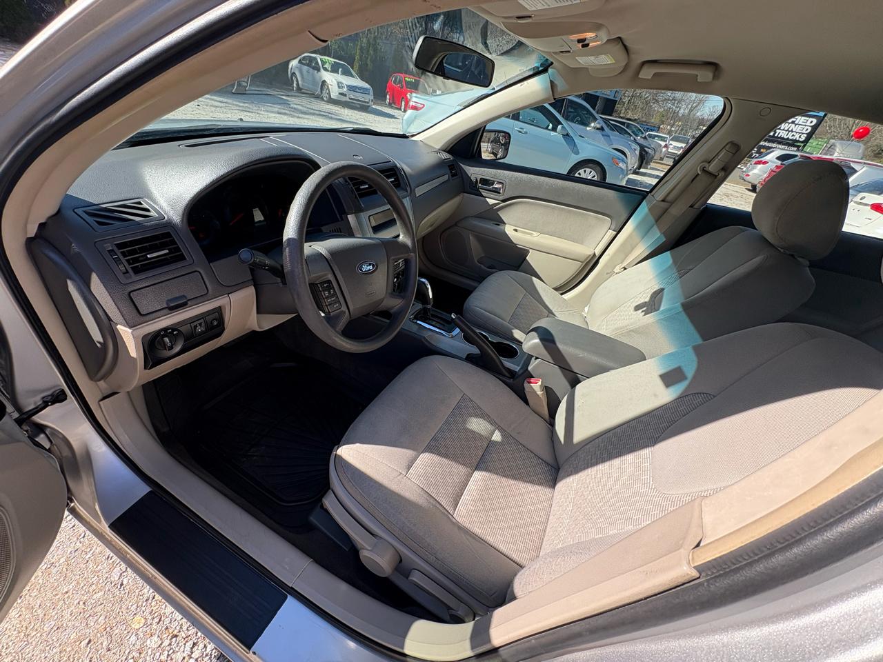 Ford Fusion I4 S 2011