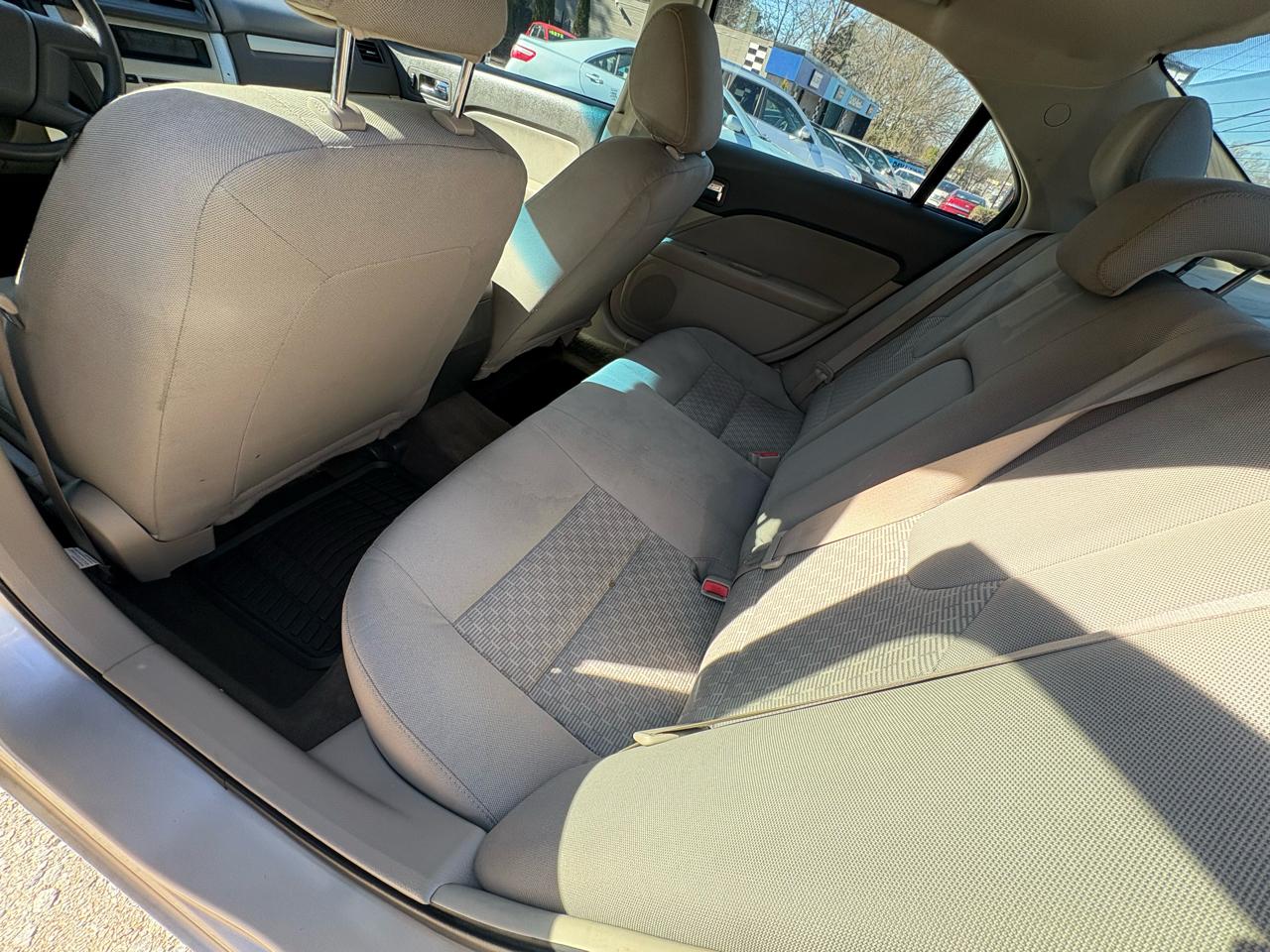 Ford Fusion I4 S 2011