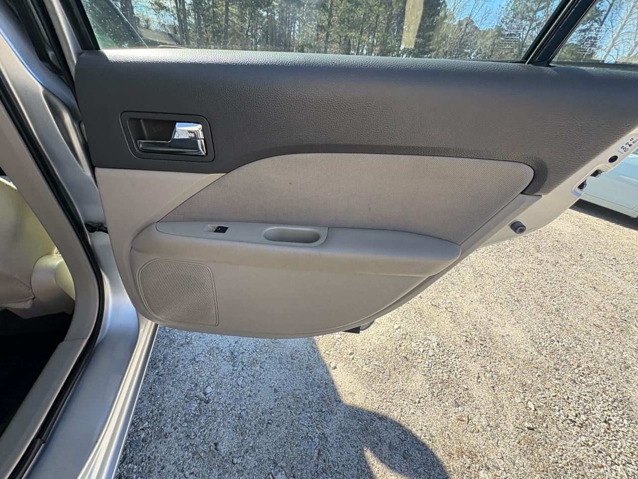 Ford Fusion I4 S 2011