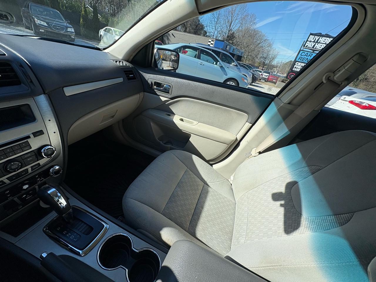 Ford Fusion I4 S 2011