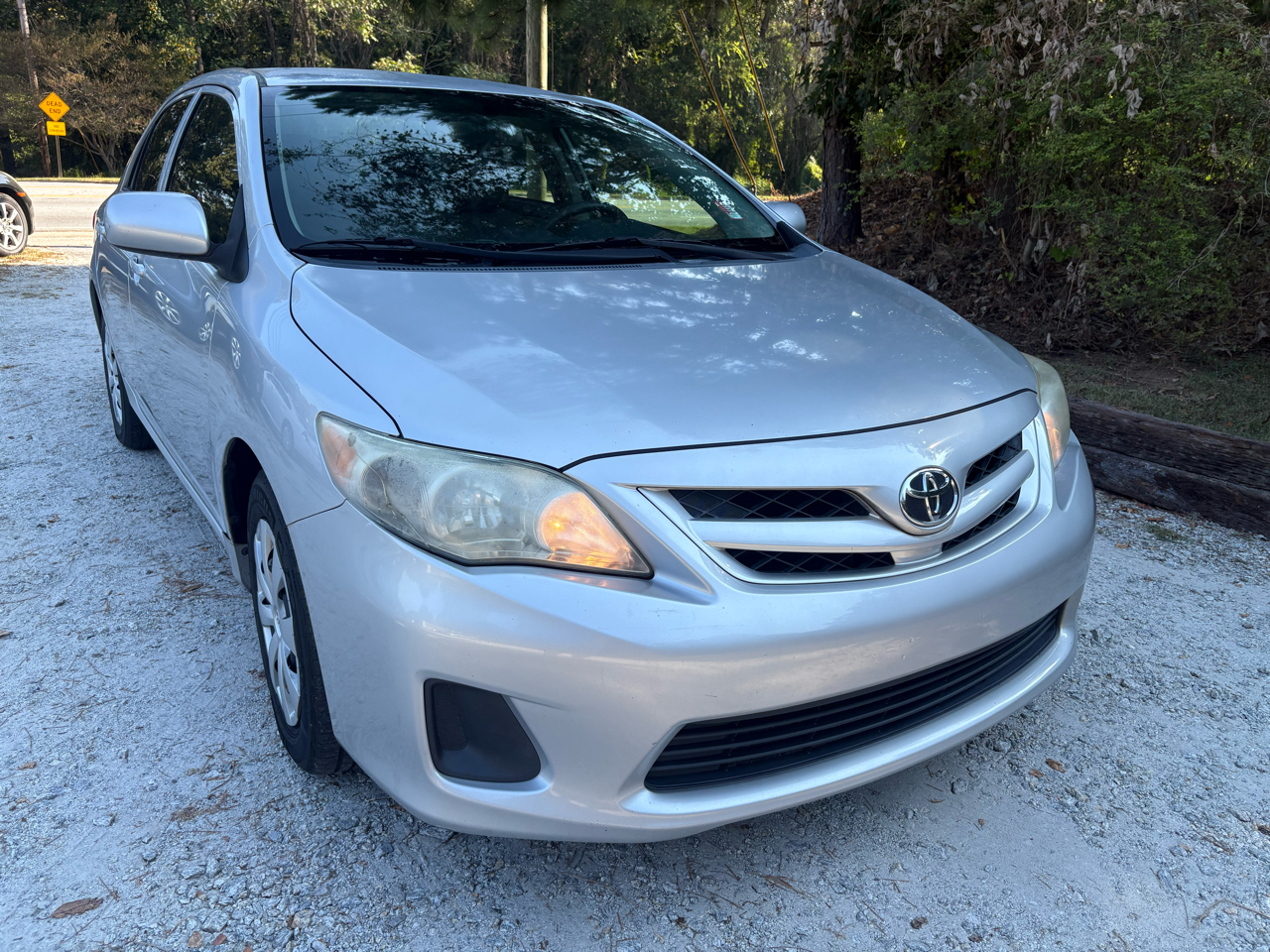 Toyota Corolla 4dr Sdn LE Auto (Natl) 2013