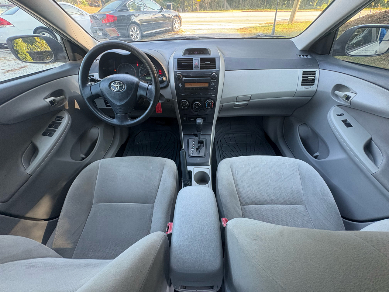 Toyota Corolla 4dr Sdn LE Auto (Natl) 2013