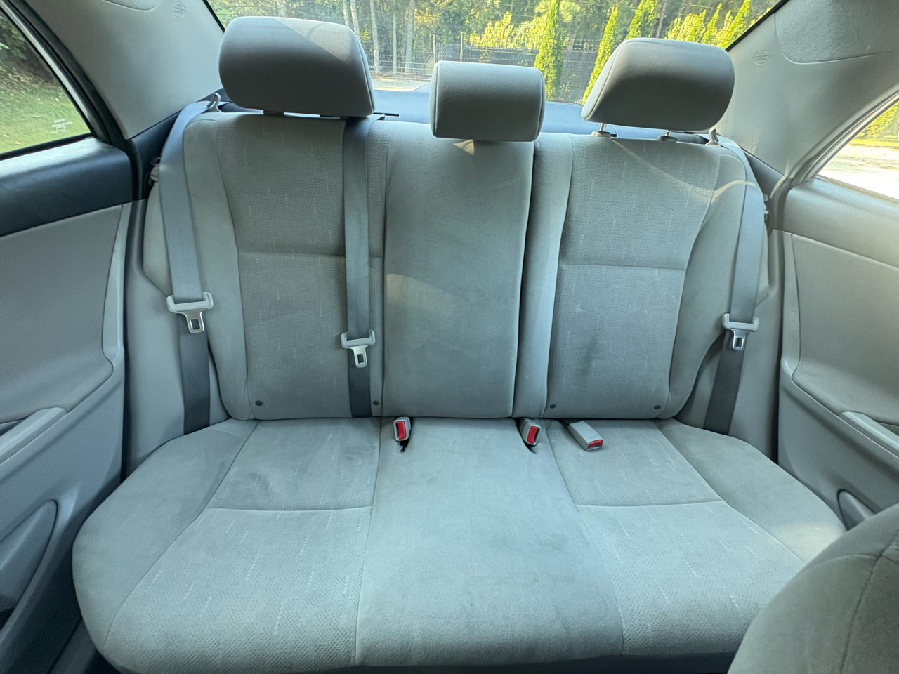 Toyota Corolla 4dr Sdn LE Auto (Natl) 2013