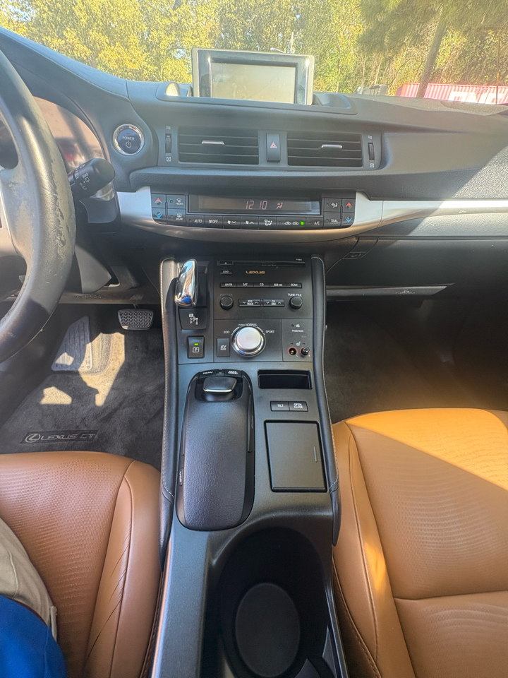 Lexus CT 200h FWD 4dr Hybrid 2011