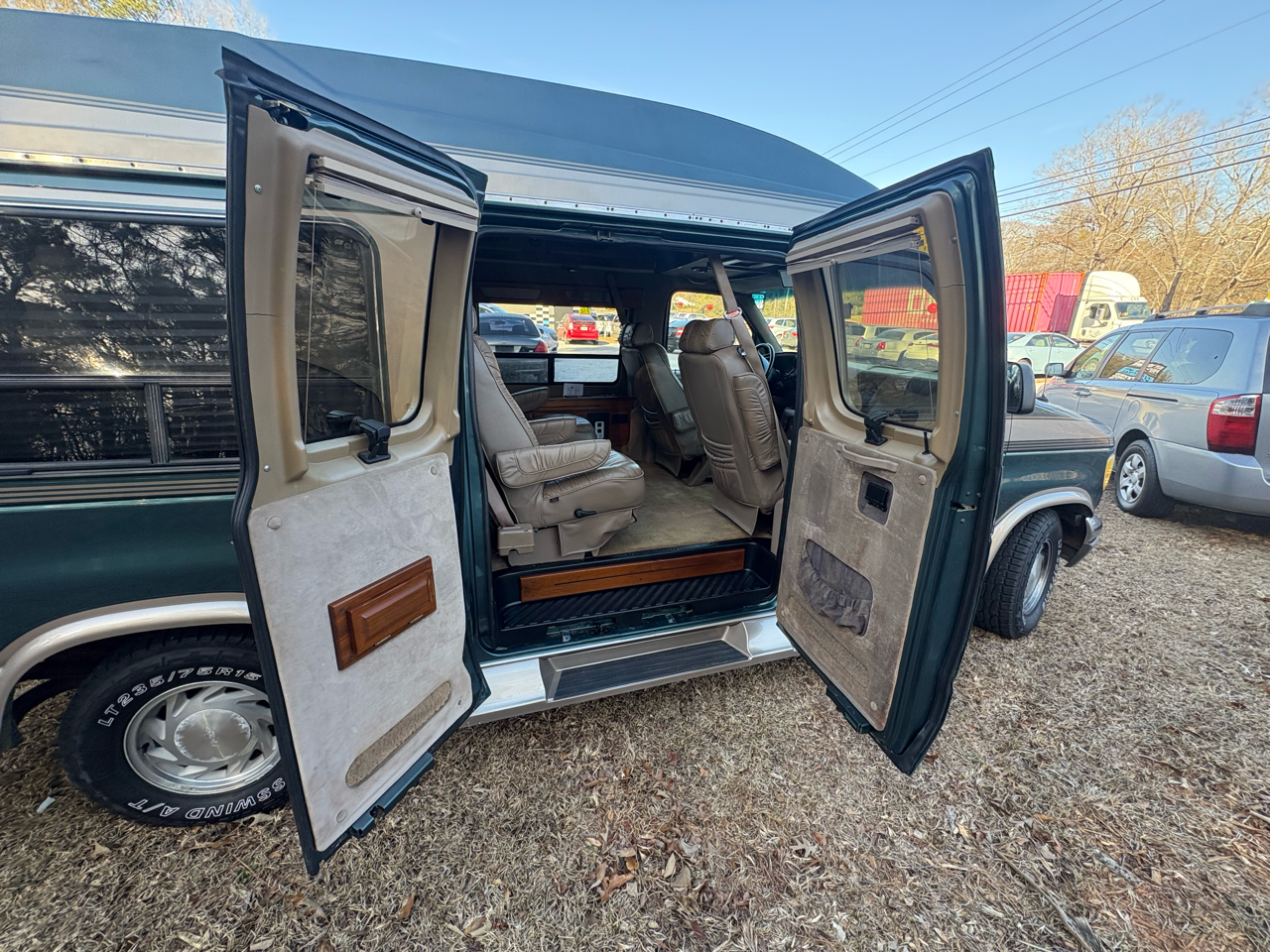 Ford Econoline Cargo Van E-150 138" WB 1995