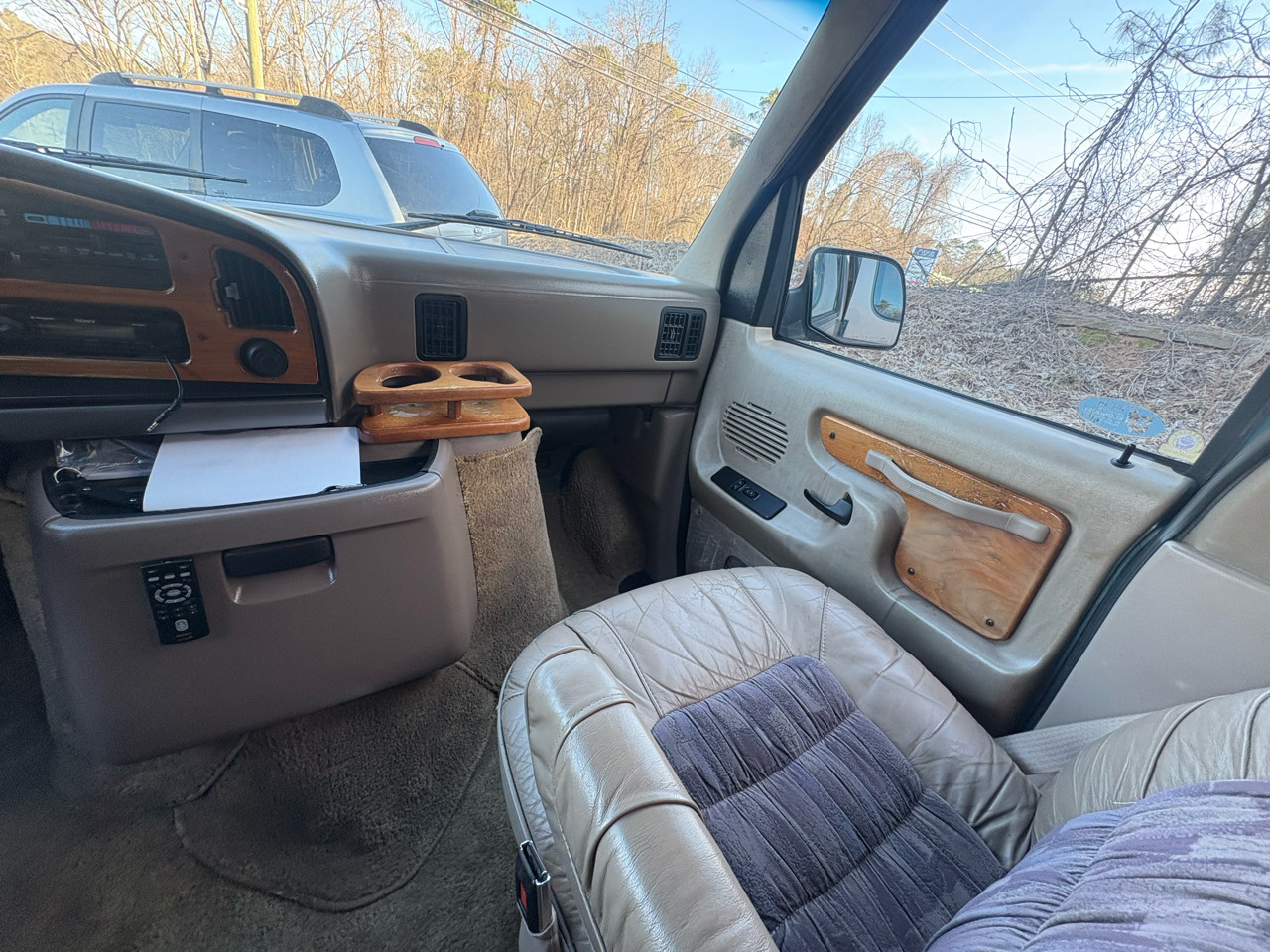 Ford Econoline Cargo Van E-150 138" WB 1995