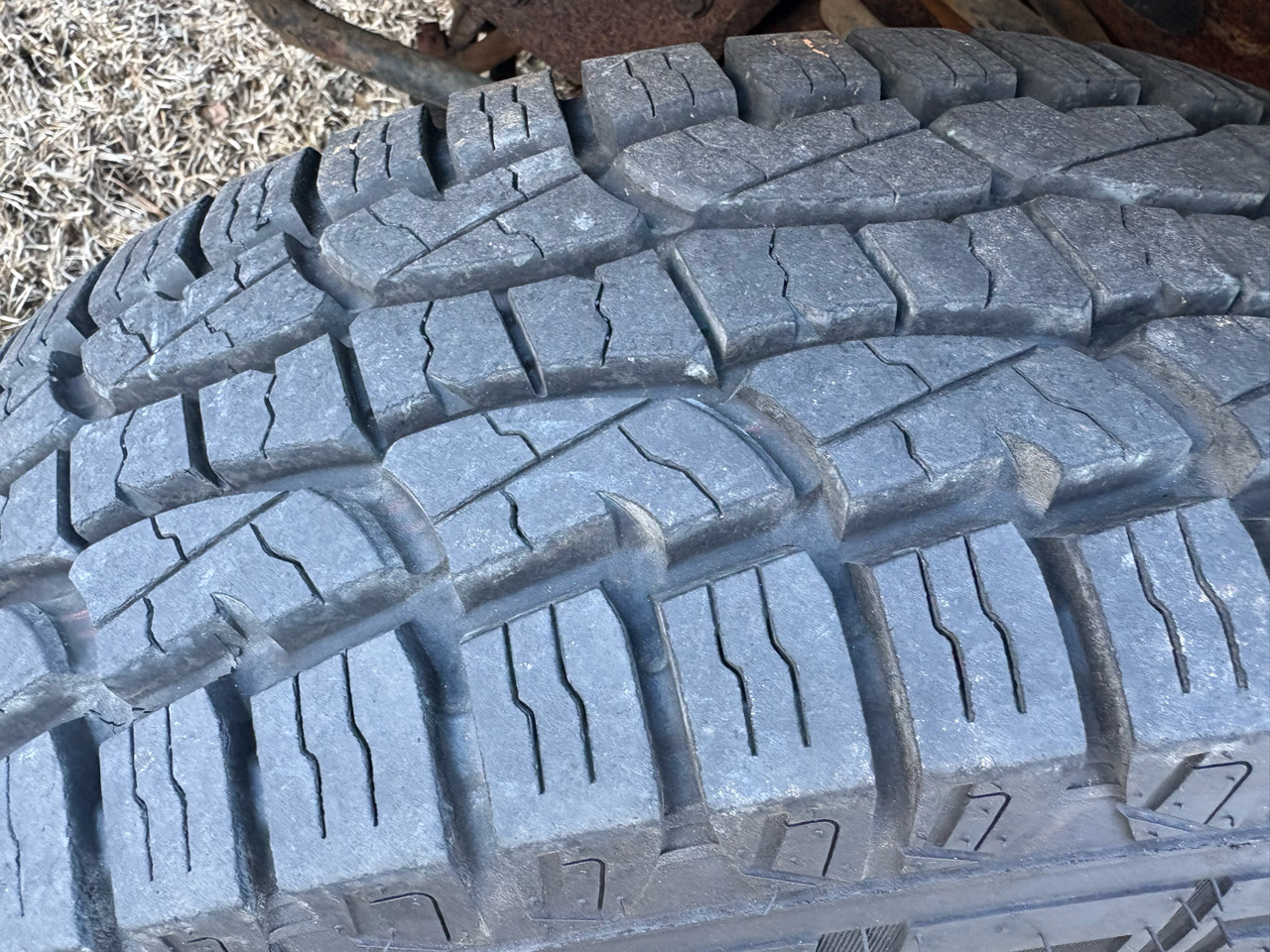 Ford Econoline Cargo Van E-150 138" WB 1995