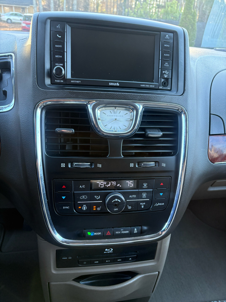 Chrysler Town & Country 4dr Wgn Touring-L 2013