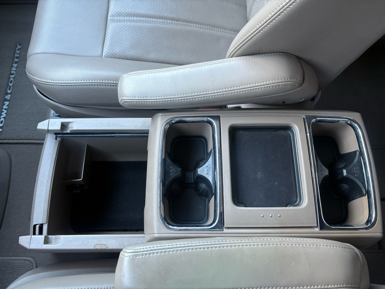 Chrysler Town & Country 4dr Wgn Touring-L 2013