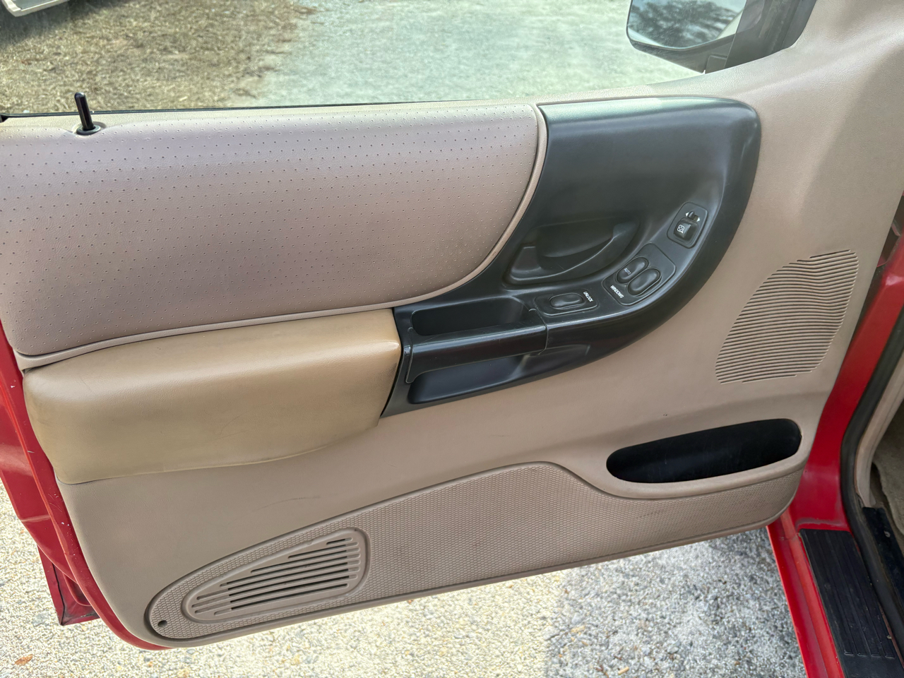 Ford Ranger Supercab 126" WB XLT 1999