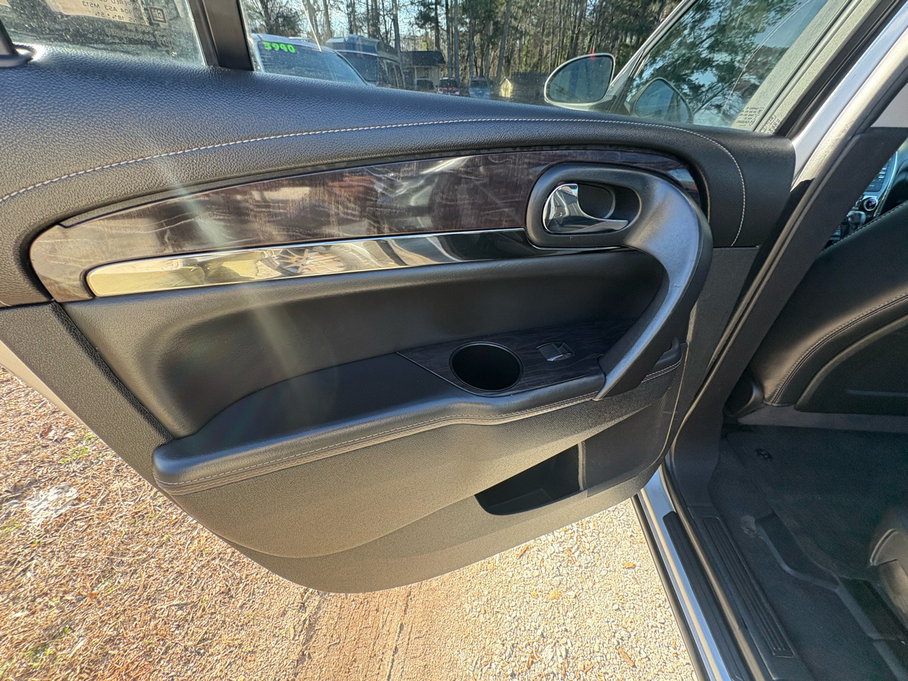 Buick Enclave FWD 4dr Leather 2015