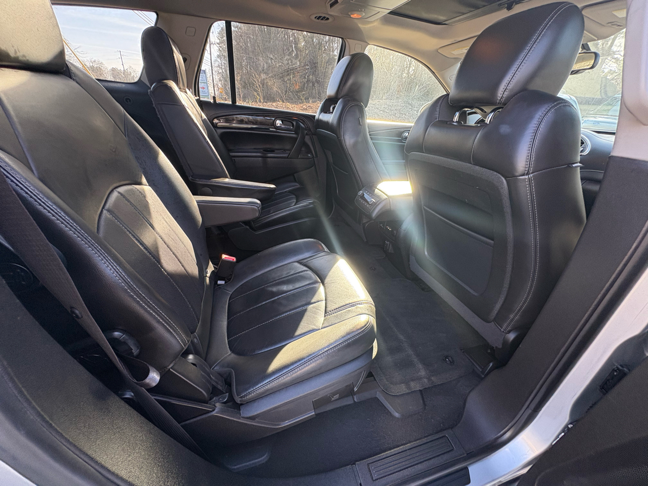 Buick Enclave FWD 4dr Leather 2015