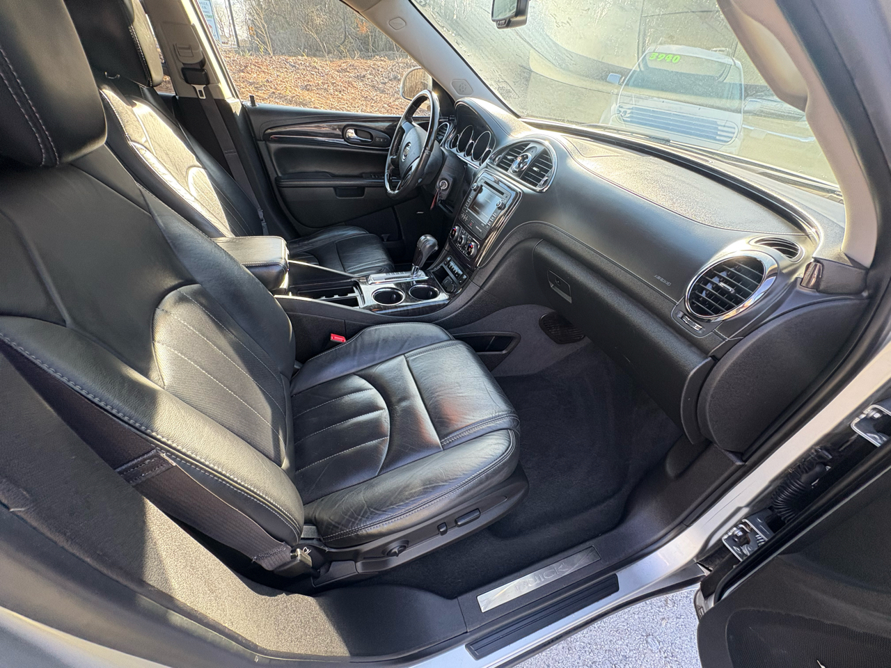 Buick Enclave FWD 4dr Leather 2015