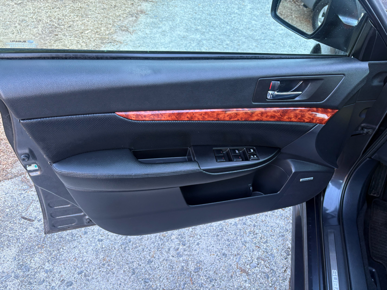 Subaru Legacy 4dr Sdn H4 Auto 2.5i Limited Moon/Nav 2010