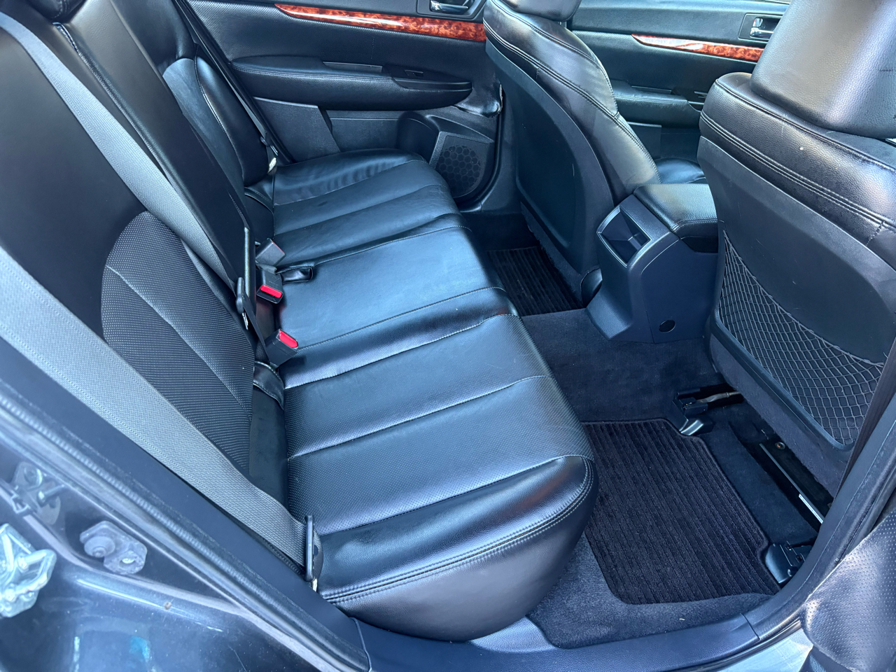 Subaru Legacy 4dr Sdn H4 Auto 2.5i Limited Moon/Nav 2010