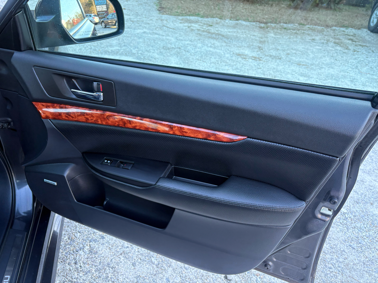 Subaru Legacy 4dr Sdn H4 Auto 2.5i Limited Moon/Nav 2010