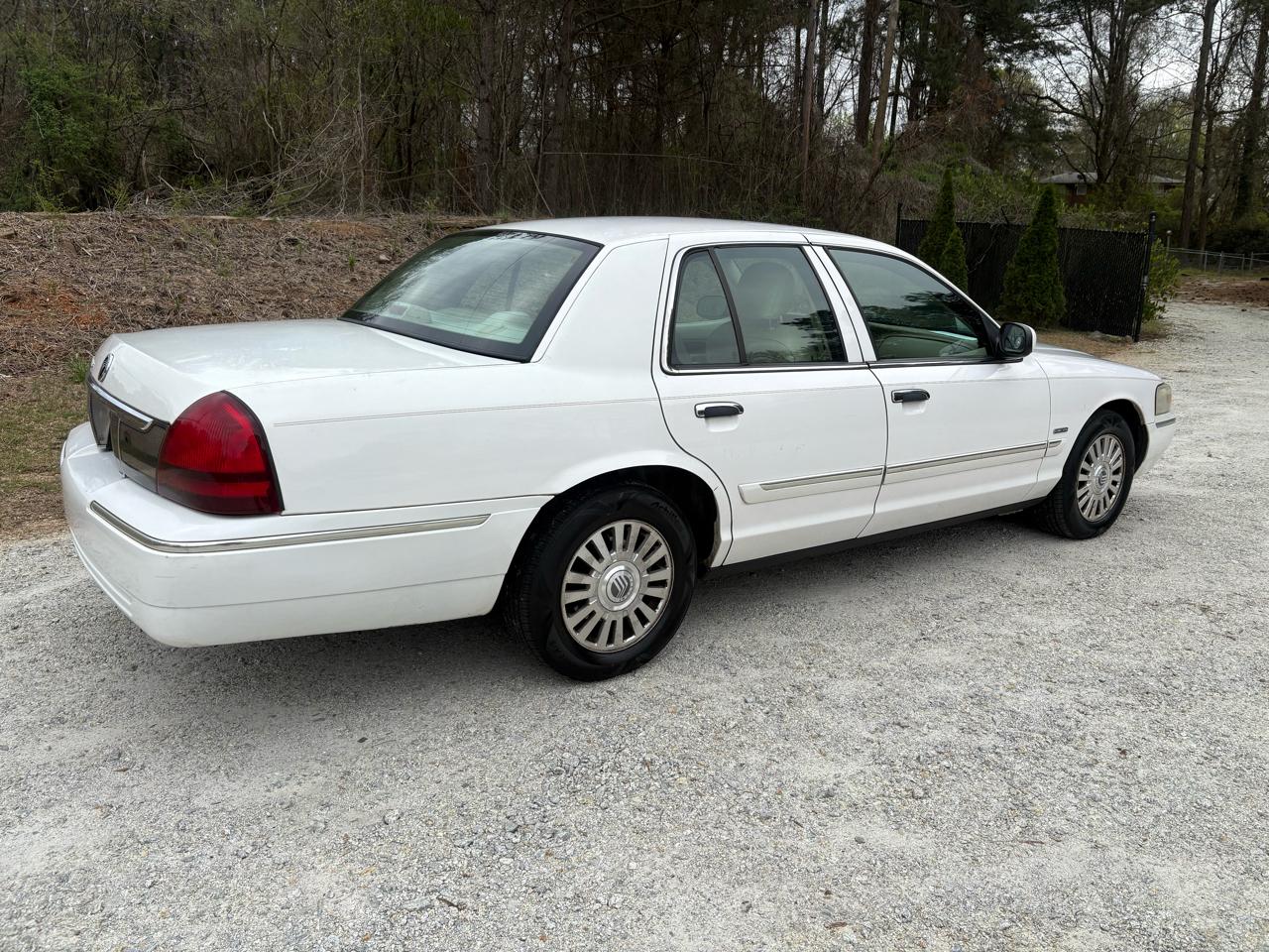 Mercury Grand Marquis 4dr Sdn LS Premium 2006