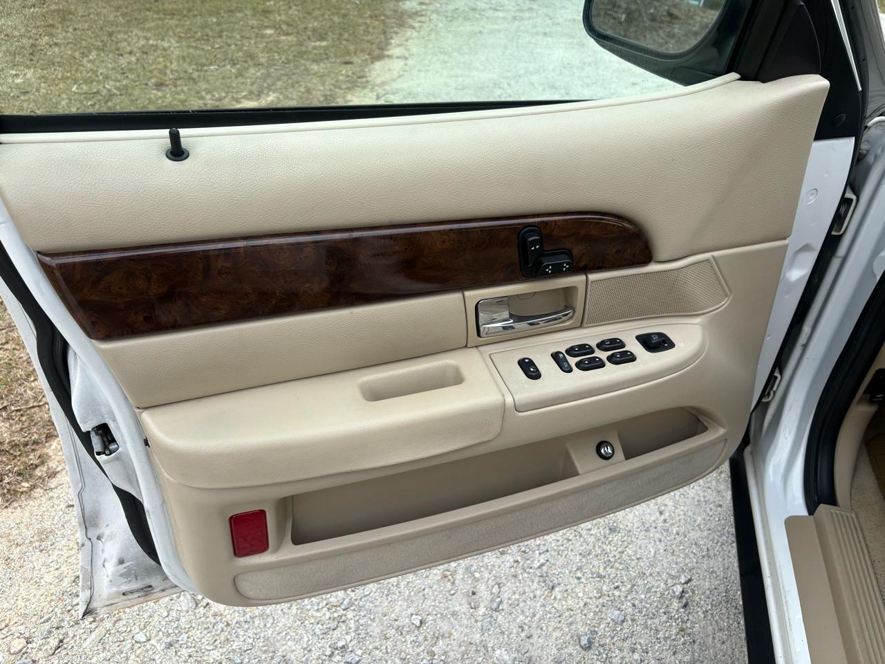 Mercury Grand Marquis 4dr Sdn LS Premium 2006