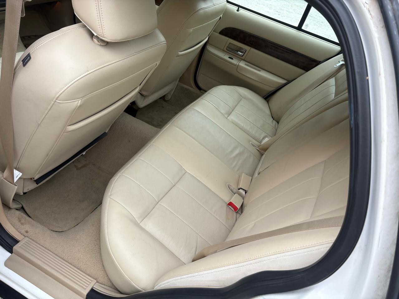 Mercury Grand Marquis 4dr Sdn LS Premium 2006