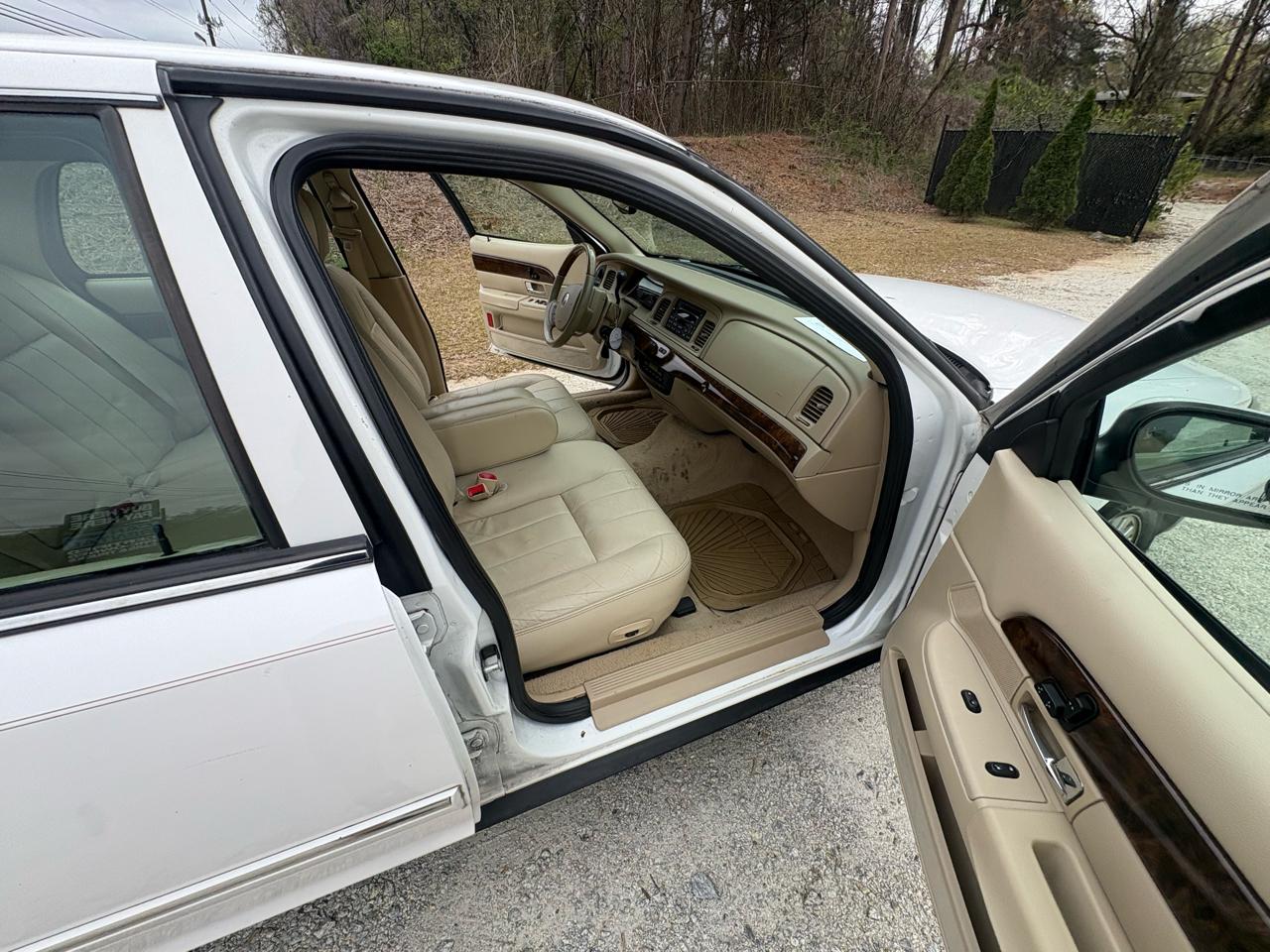 Mercury Grand Marquis 4dr Sdn LS Premium 2006