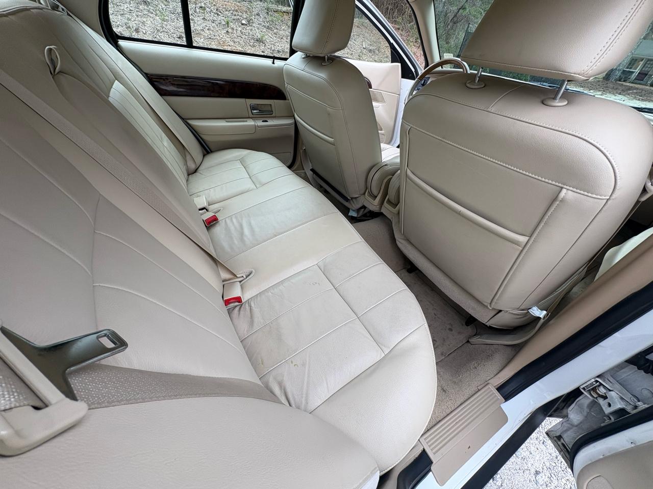 Mercury Grand Marquis 4dr Sdn LS Premium 2006