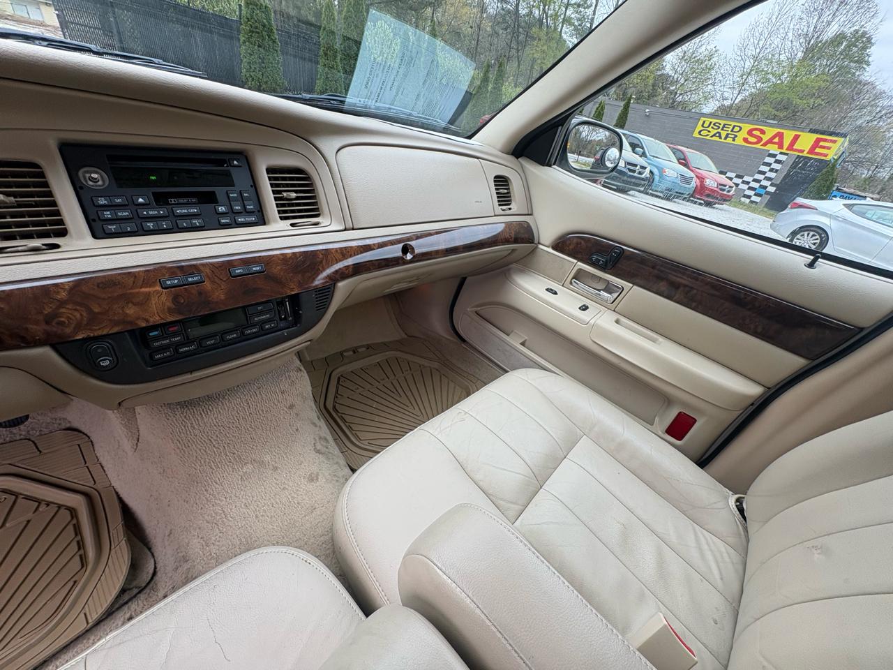 Mercury Grand Marquis 4dr Sdn LS Premium 2006