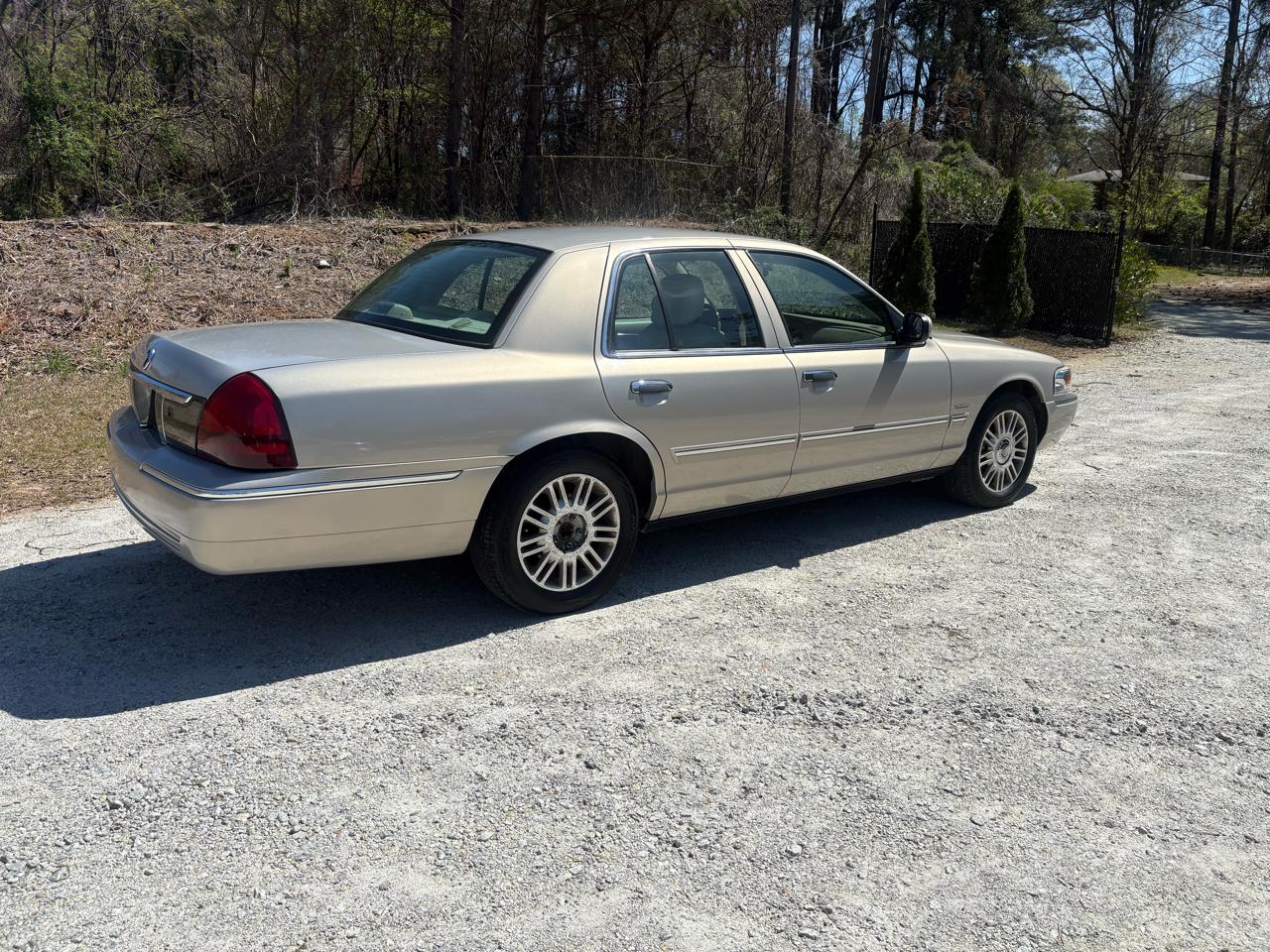 Mercury Grand Marquis 4dr Sdn LS 2009