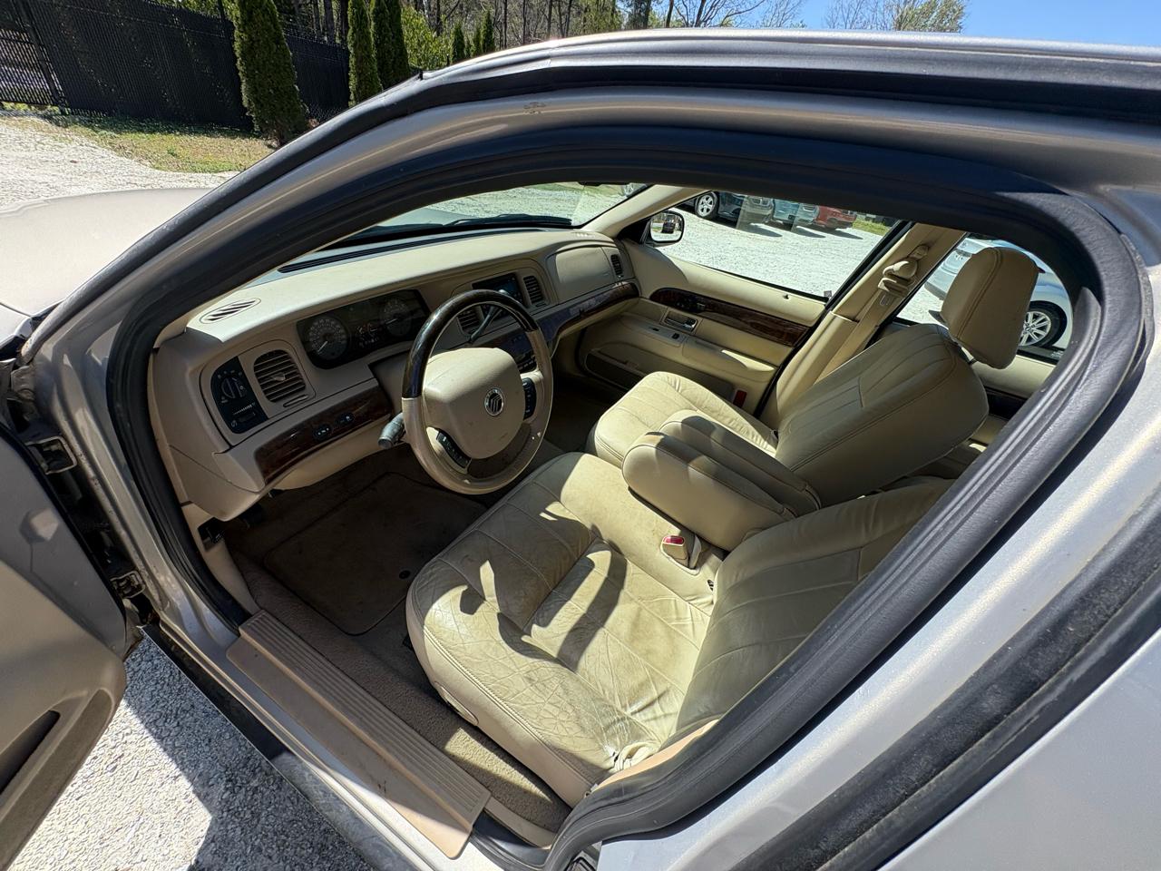 Mercury Grand Marquis 4dr Sdn LS 2009