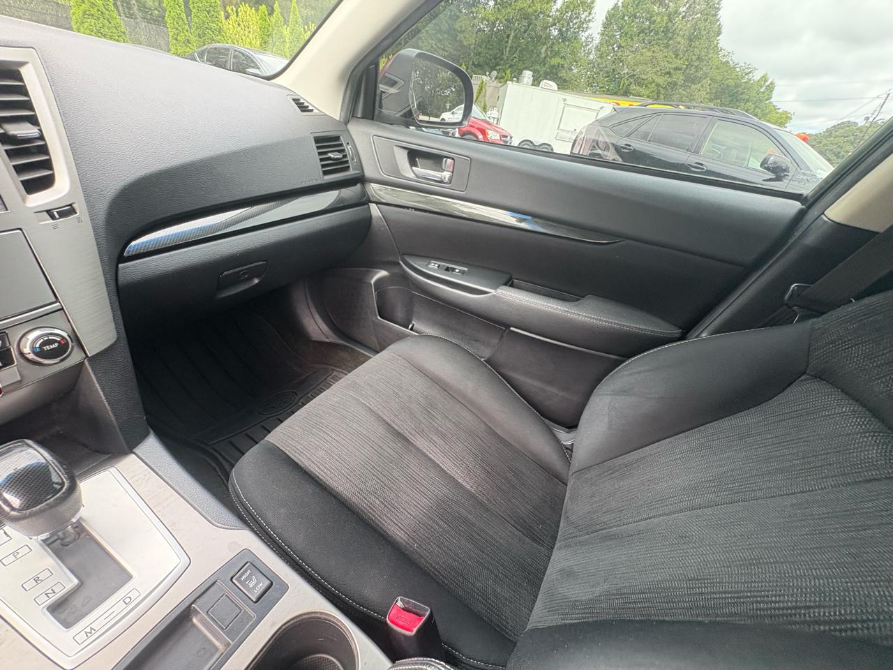 Subaru Legacy 4dr Sdn H4 Auto 2.5i Sport 2013