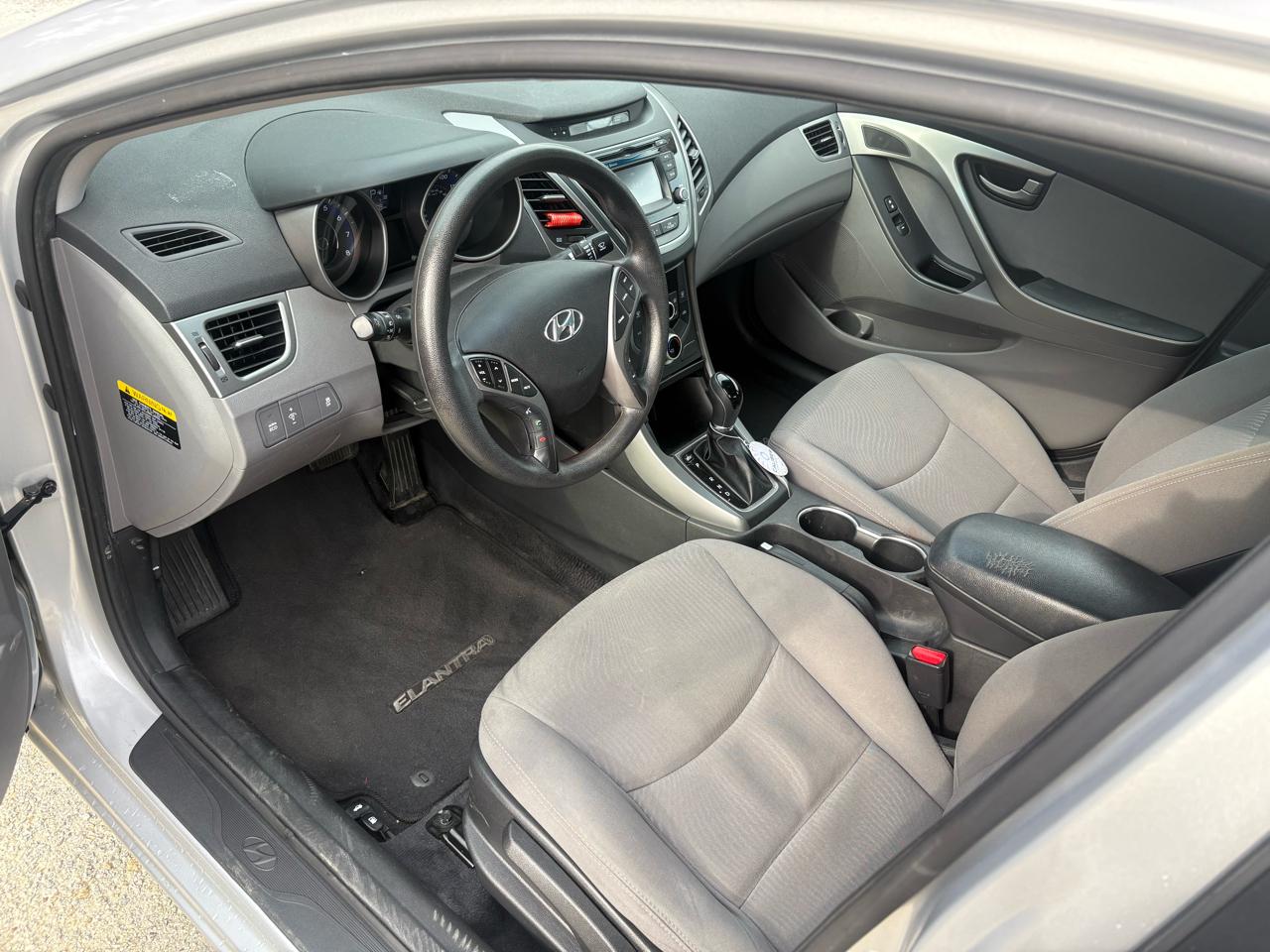 Hyundai Elantra 4dr Sdn Auto SE 2015