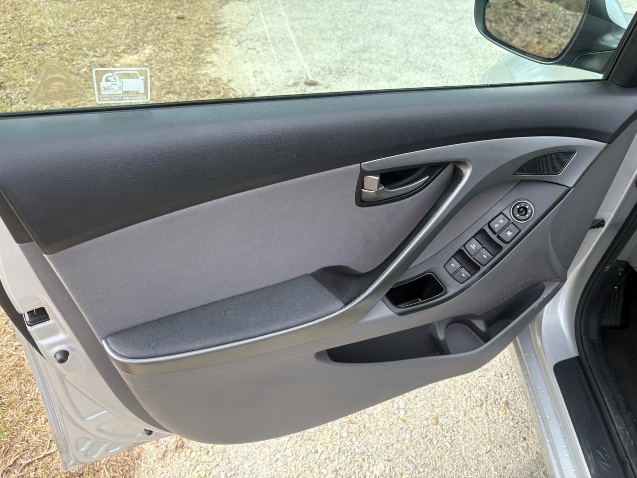 Hyundai Elantra 4dr Sdn Auto SE 2015