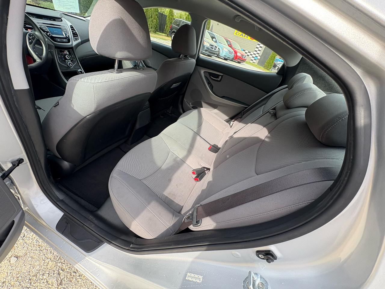 Hyundai Elantra 4dr Sdn Auto SE 2015