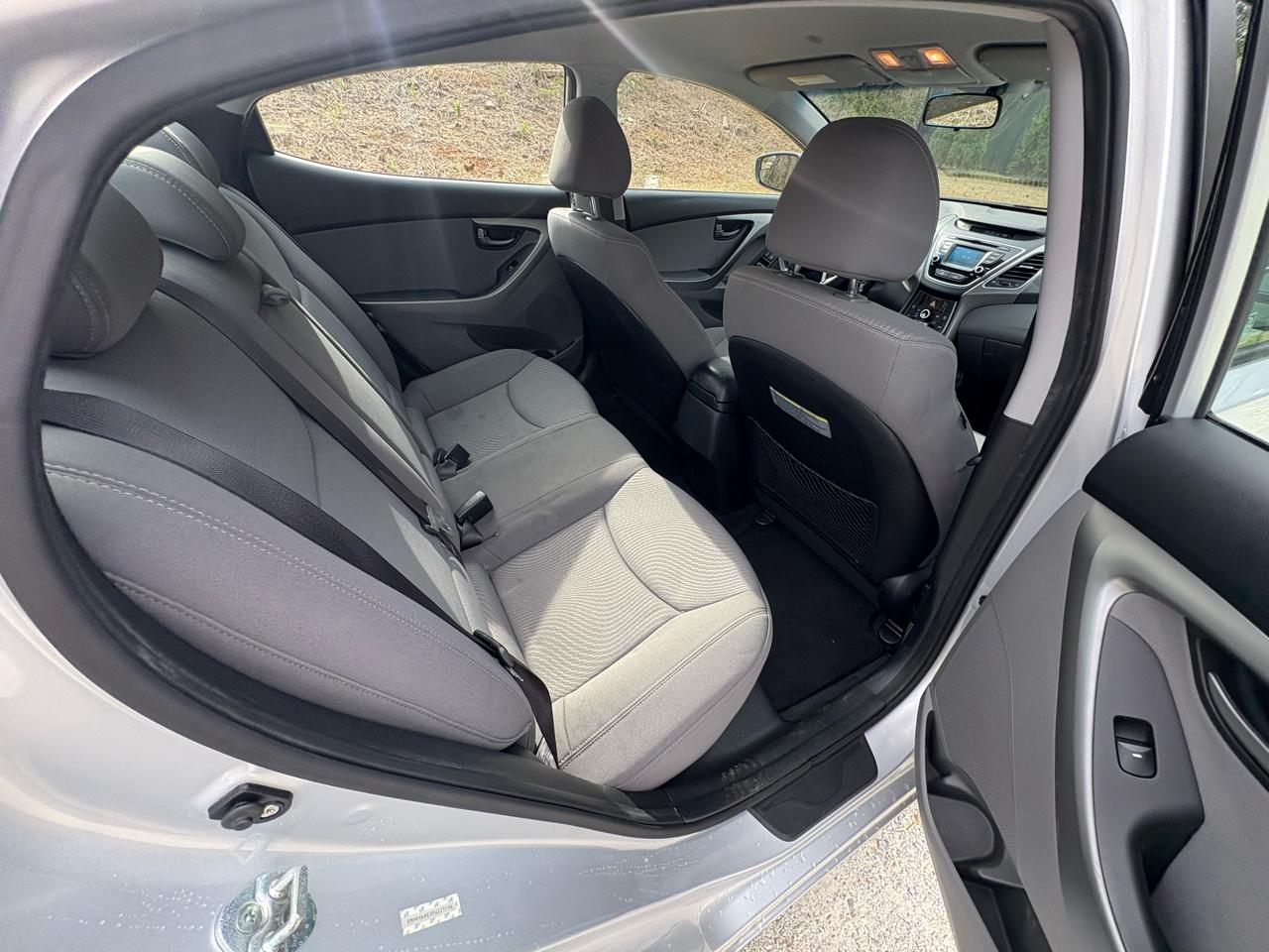 Hyundai Elantra 4dr Sdn Auto SE 2015