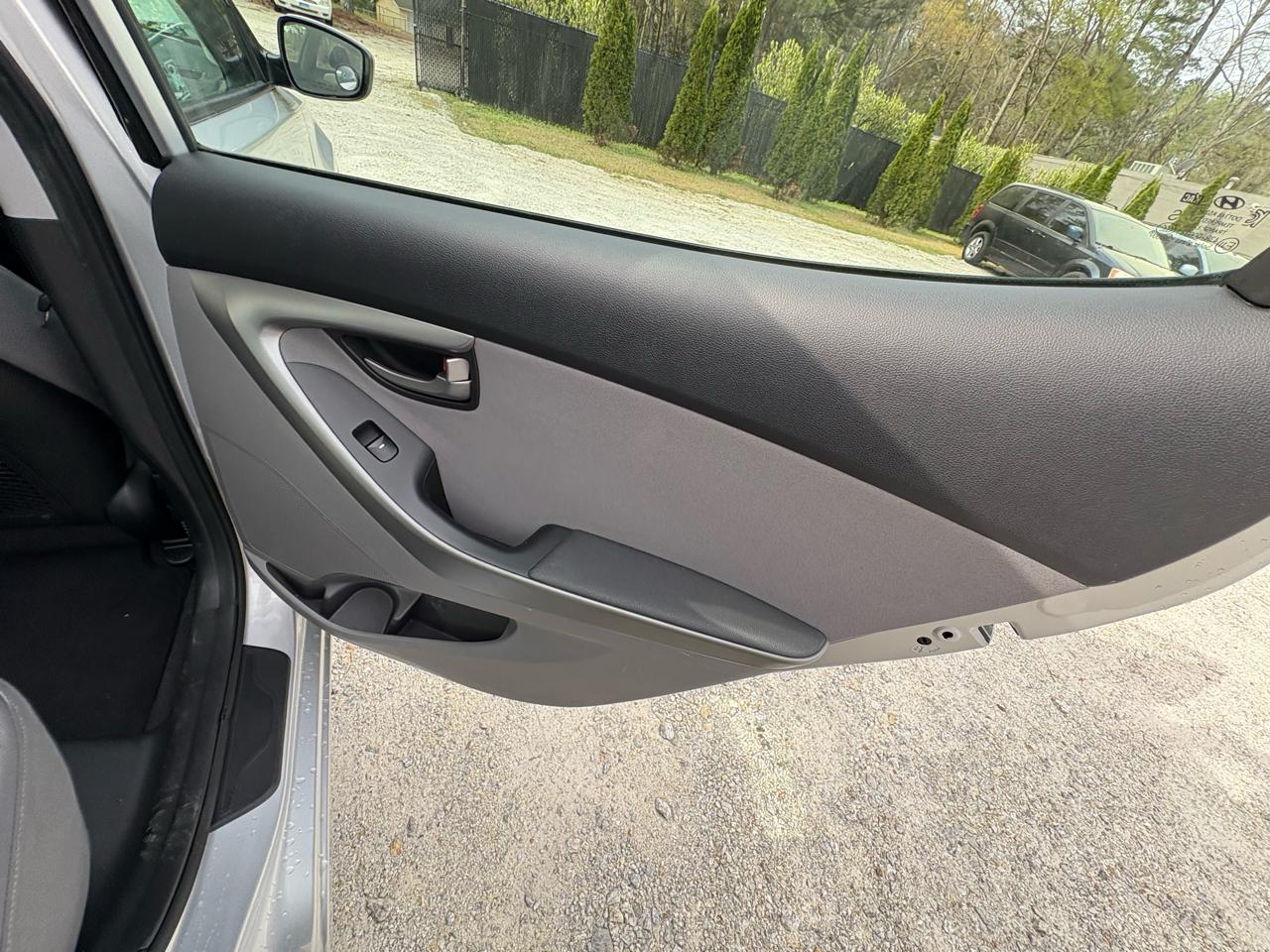 Hyundai Elantra 4dr Sdn Auto SE 2015