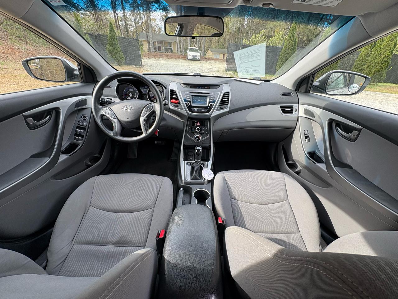 Hyundai Elantra 4dr Sdn Auto SE 2015